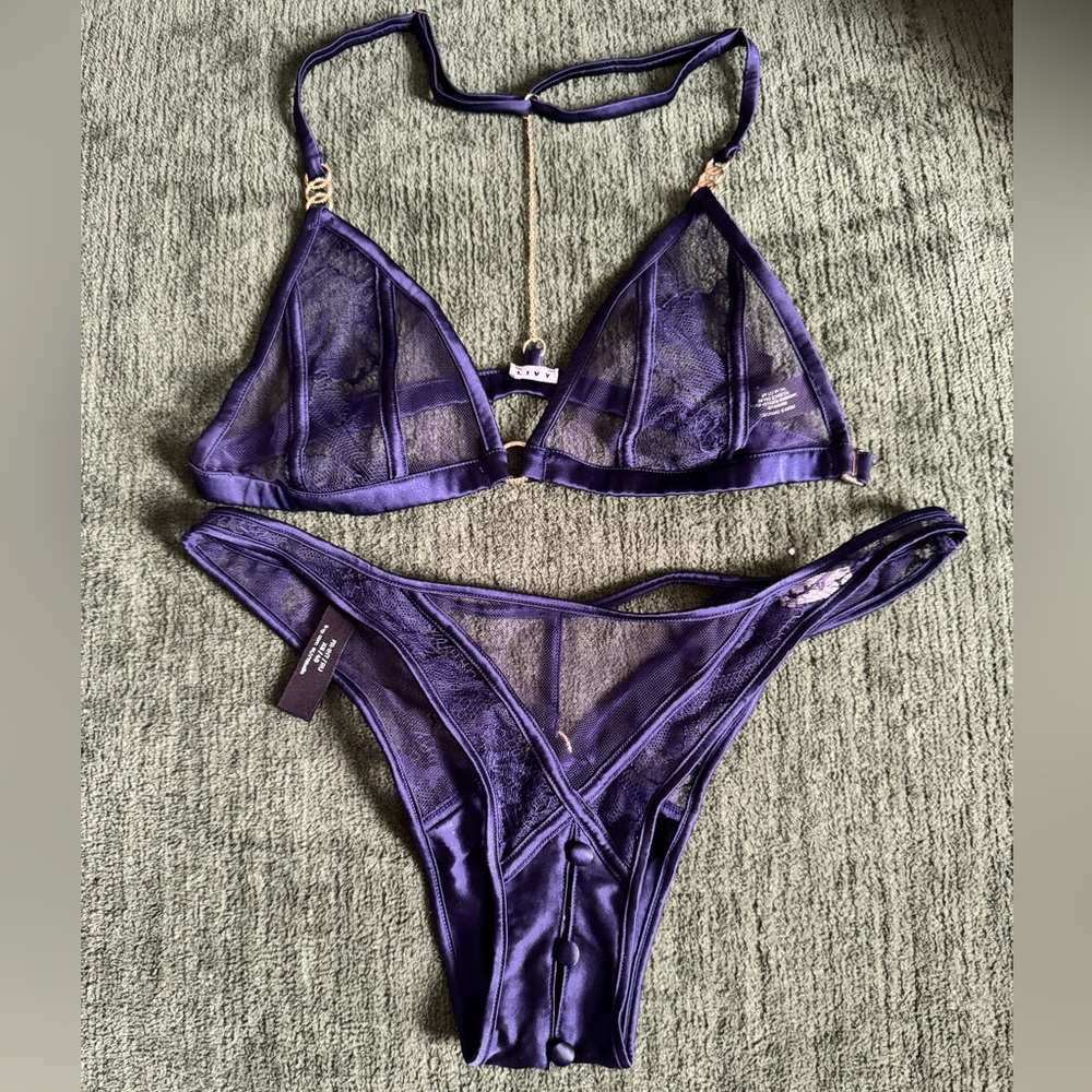 New LIVY bralette open back 2 piece set